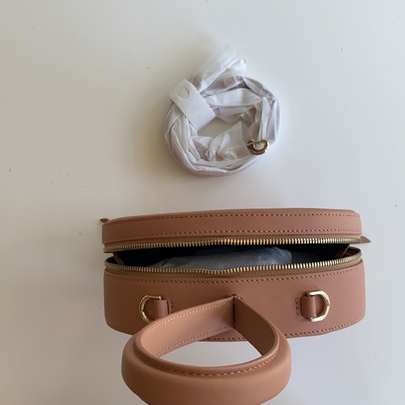 CAFUNÉ Caramel Leather Egg Bag - Picture 6 of 16